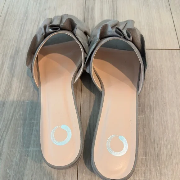 Gray Ruffle Slide Sandals - Picture 2 of 4